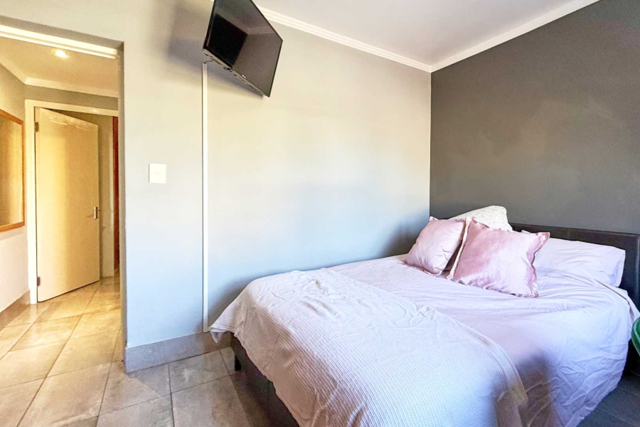 2 Bedroom Property for Sale in Royal Ascot Western Cape